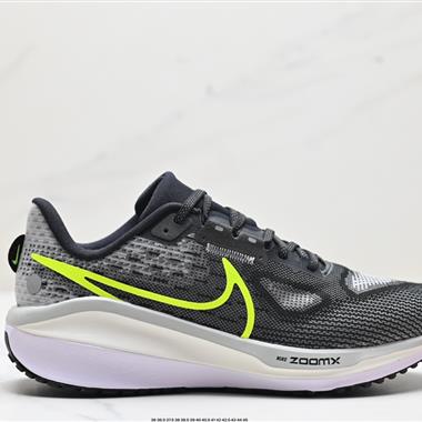 NIKE Air Zoom  Vomero 17