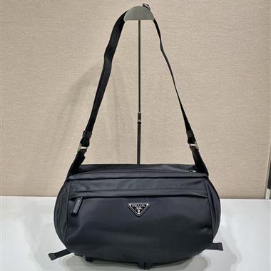 PRADA    2024新款男生時尚包包 尺寸：32*18*16CM