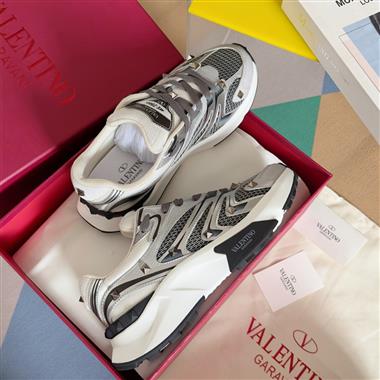 Valentino    2024新款男生休閒時尚鞋子