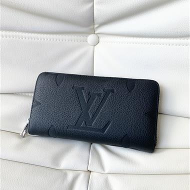 LOUIS VUITTON   2024新款男生時尚包包  尺寸:19-10.5-2CM