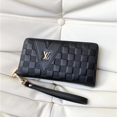 LOUIS VUITTON   2024新款男生時尚包包  尺寸:19-10.5-2CM