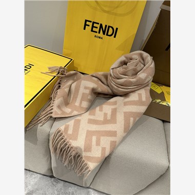 FENDI  2024秋冬新款時尚圍巾  尺寸：170-45