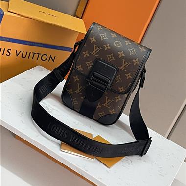 LOUIS VUITTON    2024新款男生時尚包包 尺寸:16x22x7CM