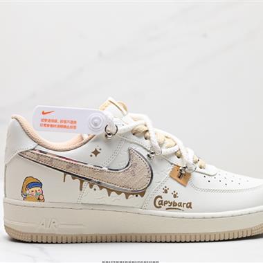 NIKE AIR FORCE 1‘07