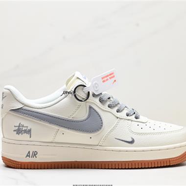 NIKE AIR FORCE 1‘07