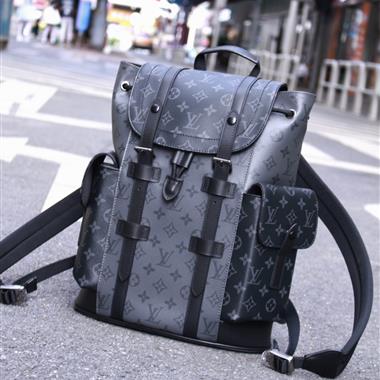 LouisVuitton  2024新款男生時尚包包 尺寸:32*39*12CM