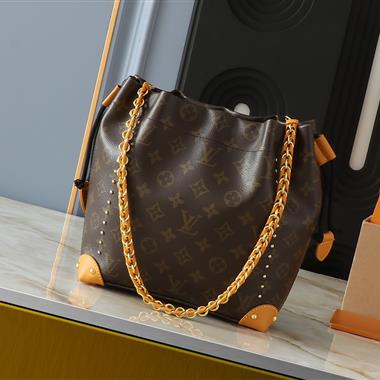 LOUISVUITTON   2024新款l男生時尚包包 尺寸:25*21*8CM