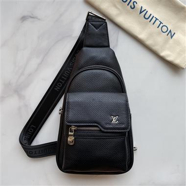 LOUIS VUITTON    2024新款男生時尚包包 尺寸:30×17×5.5CM