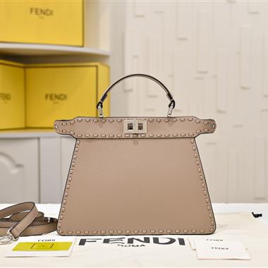 FENDI   2024新款女生時尚包包   尺寸：20-11-10CM