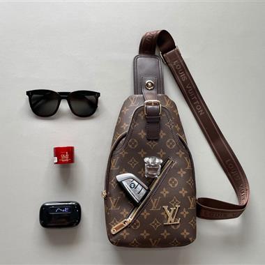 LOUIS VUITTON   2024新款男生時尚包包 尺寸:33*18*8CM