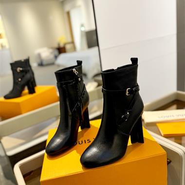 Louis Vuitton  2024新款女生休閒時尚鞋子