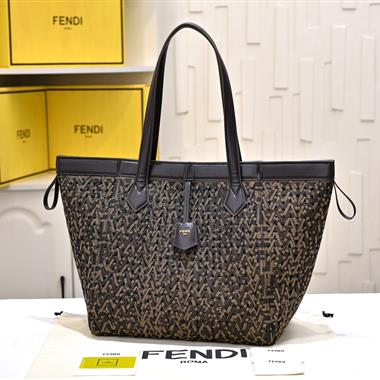 FENDI   2024新款女生時尚包包   尺寸：32CM