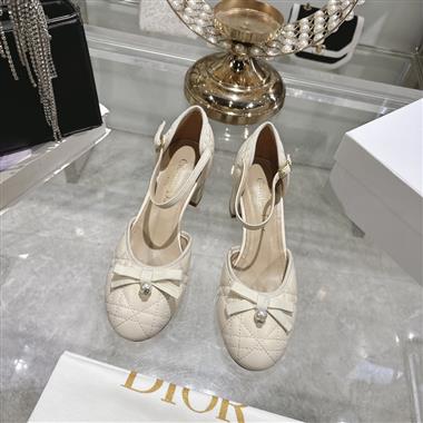 DIOR   2024新款女生休閒時尚鞋子