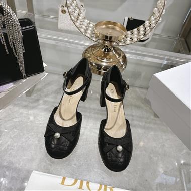 DIOR   2024新款女生休閒時尚鞋子