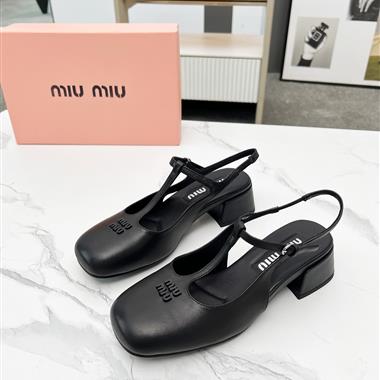 MIUMIU   2024新款女生休閒時尚鞋子