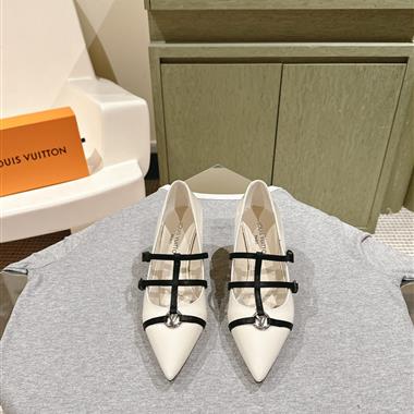 Louis Vuitton   2024新款女生休閒時尚鞋子