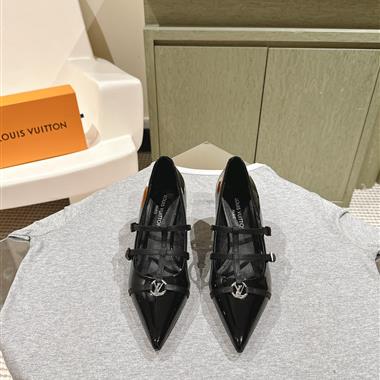 Louis Vuitton   2024新款女生休閒時尚鞋子