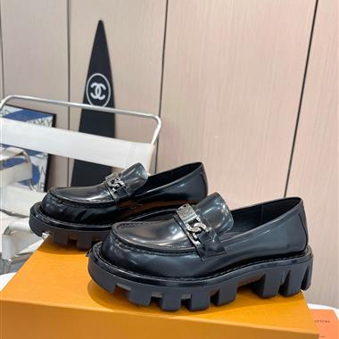 Louis Vuitton   2024新款女生休閒時尚鞋子
