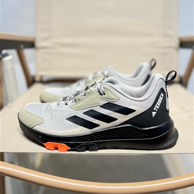 Adidas Terrex Skychaser 徒步鞋