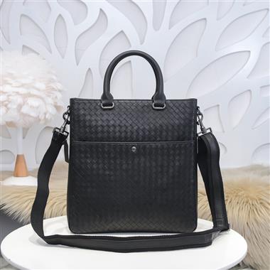 BOTTEGA VENETA   2025新款男生時尚包包 尺寸：35*33*6CM