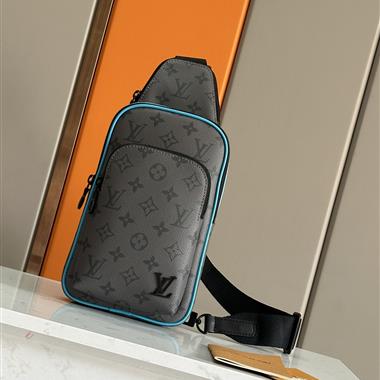 LOUIS VUITTON    2025新款男生時尚包包 尺寸：16x33x5.7CM