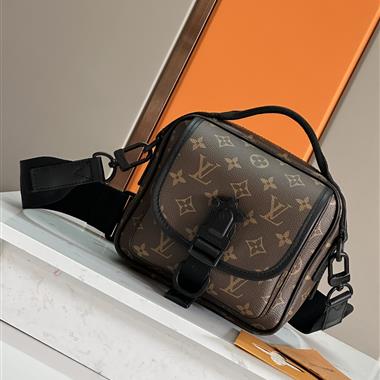 LOUIS VUITTON    2025新款男生時尚包包 尺寸：18*18*10CM