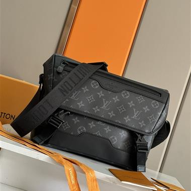 LOUIS VUITTON    2025新款男生時尚包包 尺寸：33 x 22.5 x 11CM