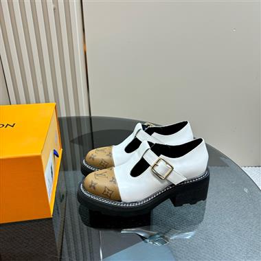 Louis Vuitton   2025新款女生休閒時尚鞋子