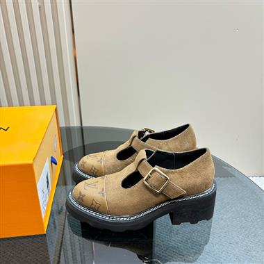 Louis Vuitton   2025新款女生休閒時尚鞋子