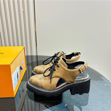 Louis Vuitton   2025新款女生休閒時尚鞋子