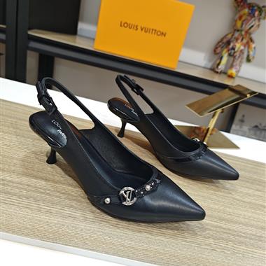 Louis Vuitton   2025新款女生休閒時尚鞋子