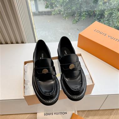 Louis Vuitton  2025新款女生休閒時尚鞋子