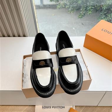 Louis Vuitton  2025新款女生休閒時尚鞋子
