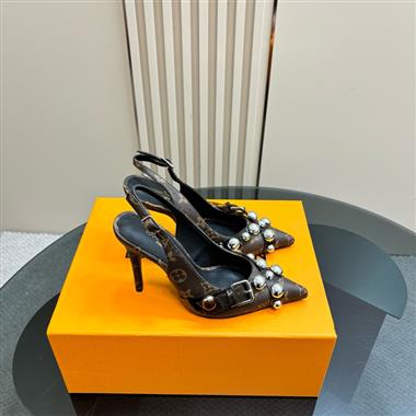 Louis Vuitton   2025新款女生休閒時尚鞋子