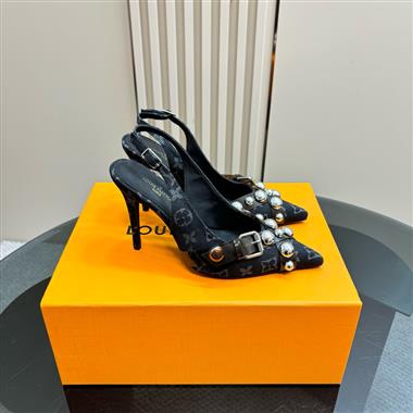 Louis Vuitton   2025新款女生休閒時尚鞋子
