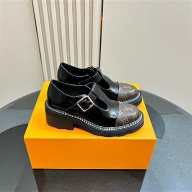 Louis Vuitton   2025新款女生休閒時尚鞋子