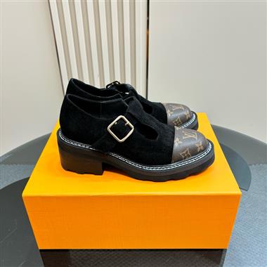 Louis Vuitton   2025新款女生休閒時尚鞋子