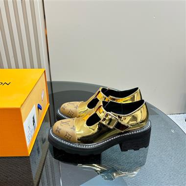 Louis Vuitton   2025新款女生休閒時尚鞋子