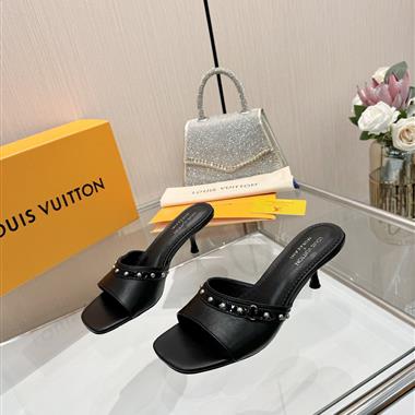 Louis Vuitton   2025新款女生休閒時尚鞋子