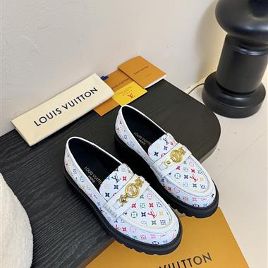 Louis Vuitton     2025新款女生休閒時尚鞋子