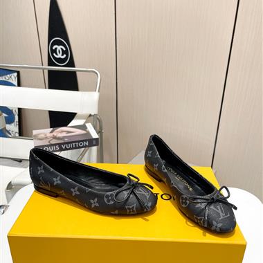 Louis Vuitton   2025新款女生休閒時尚鞋子