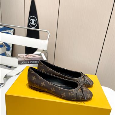 Louis Vuitton   2025新款女生休閒時尚鞋子
