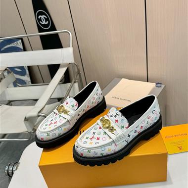 Louis Vuitton   2025新款女生休閒時尚鞋子