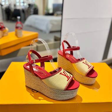 Louis Vuitton    2025新款女生休閒時尚鞋子