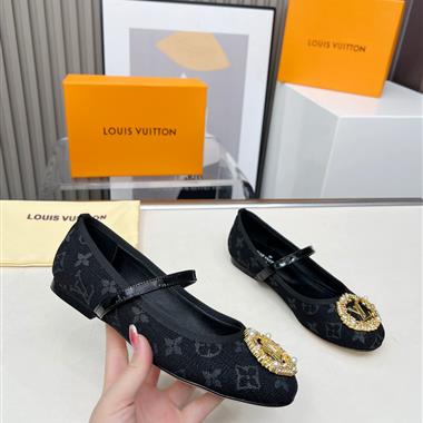 Louis Vuitton    2025新款女生休閒時尚鞋子