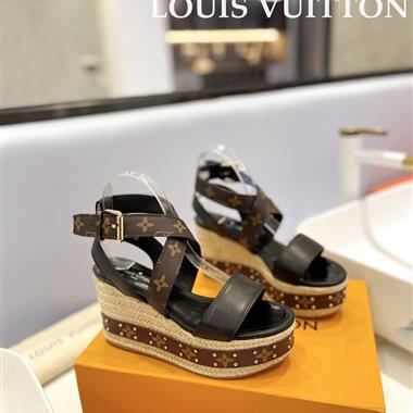 Louis Vuitton    2025新款女生休閒時尚鞋子