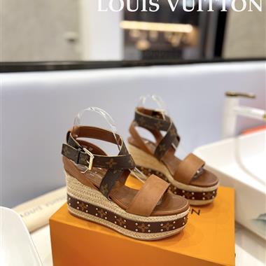 Louis Vuitton    2025新款女生休閒時尚鞋子