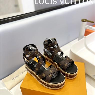 Louis Vuitton    2025新款女生休閒時尚鞋子