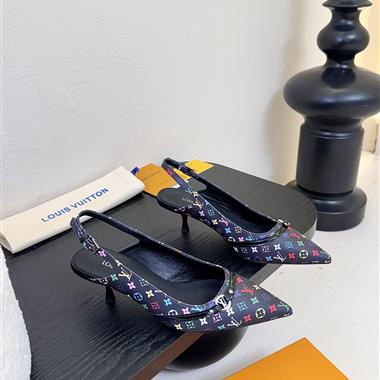 Louis Vuitton     2025新款女生休閒時尚鞋子