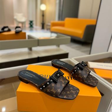 Louis Vuitton    2025新款女生休閒時尚鞋子